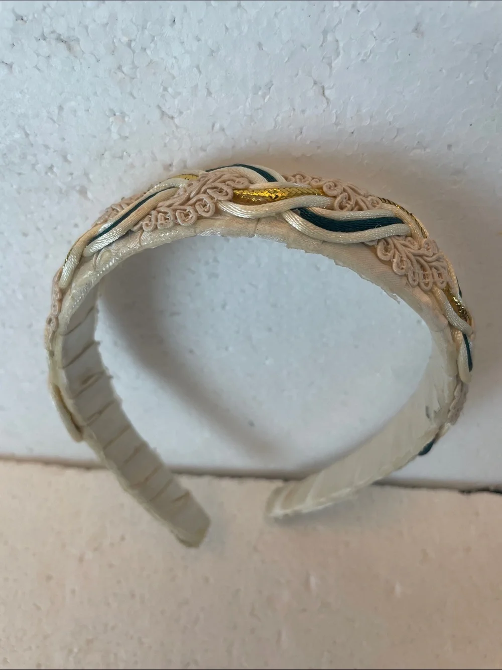 Vintage 90s cream